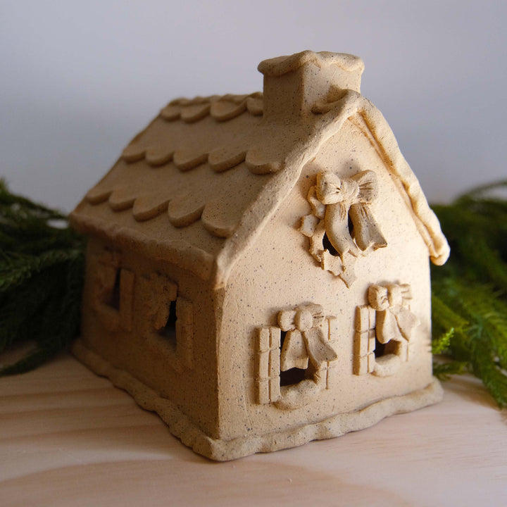 Handbuild A Gingerbread House