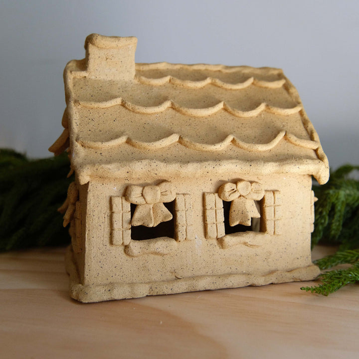 Handbuild A Gingerbread House